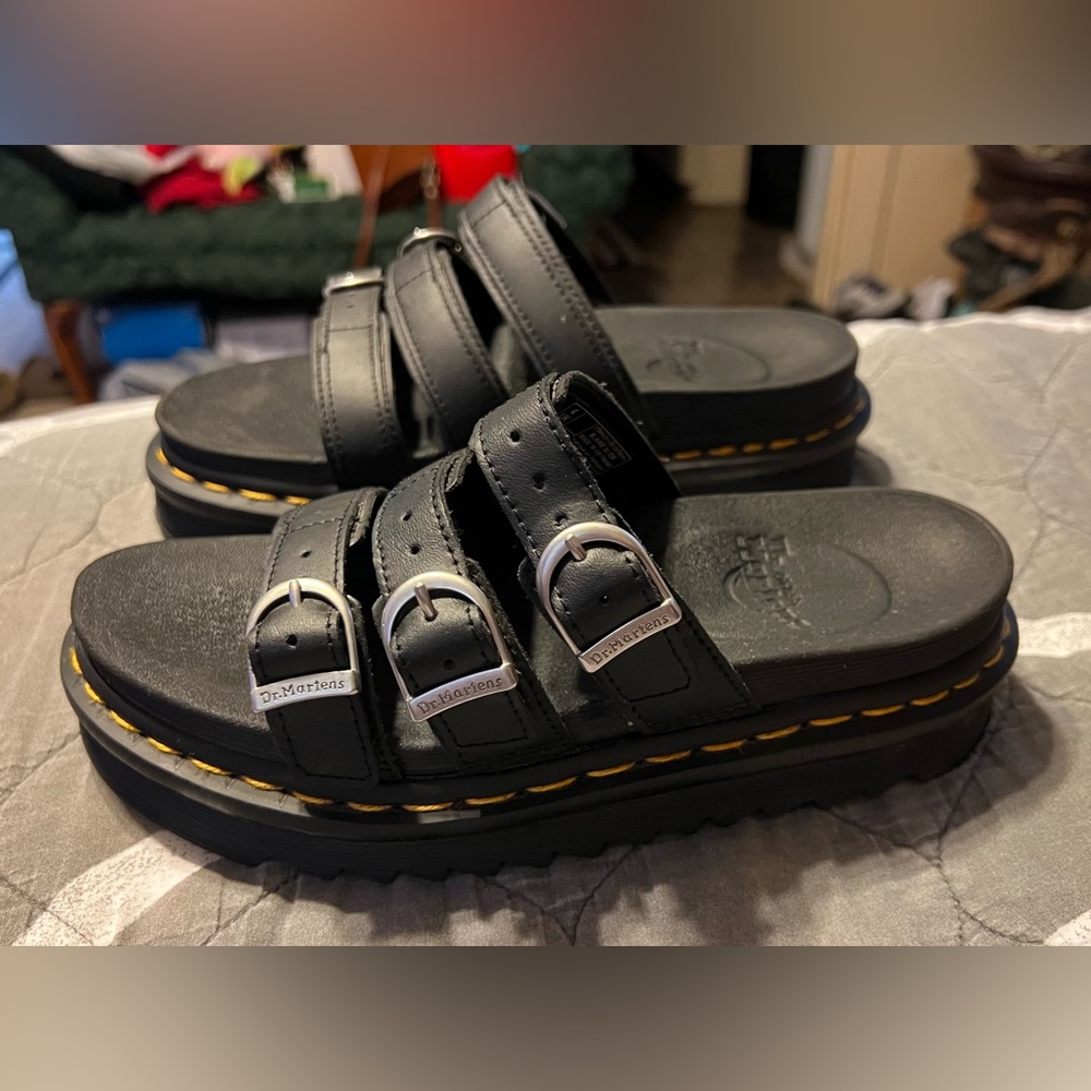 Dr Martens size 6 sandals